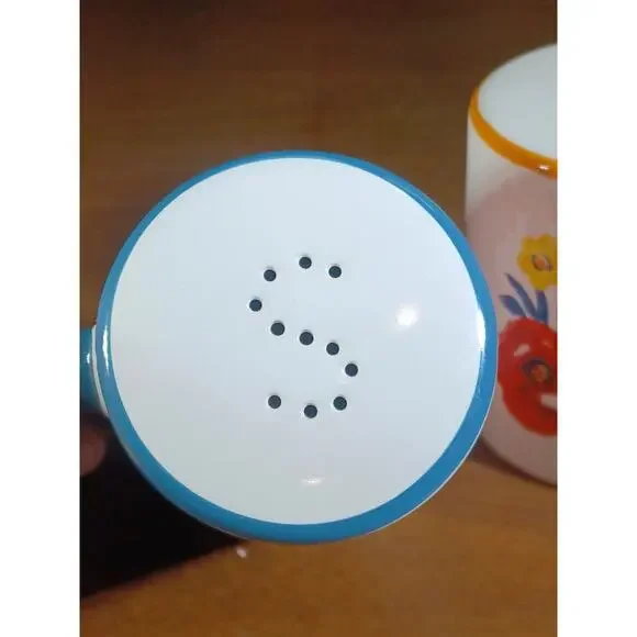 The Pioneer Woman Flea Market Salt & Pepper Shakers Excellent Condition - Picture 4 of 11